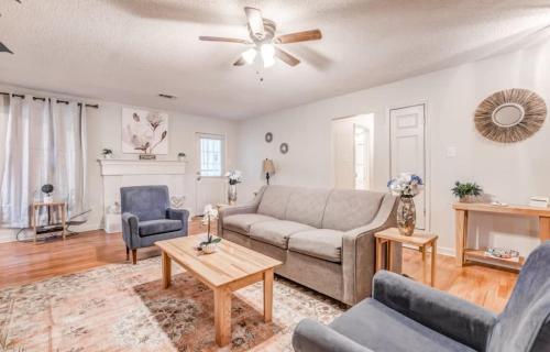 Near Parks & Shopping Hickory Ridge Hideaway in Memphis, United States