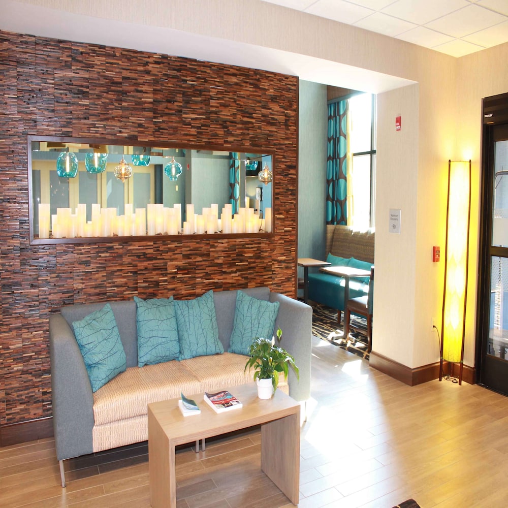 Hampton Inn & Suites Stroudsburg Pocono Mountains - photo 3