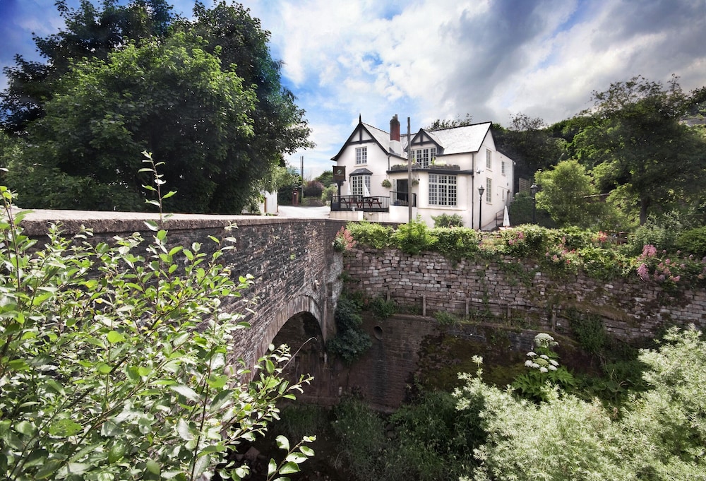 The Newbridge on Usk - carbon neutral hotel in Usk
