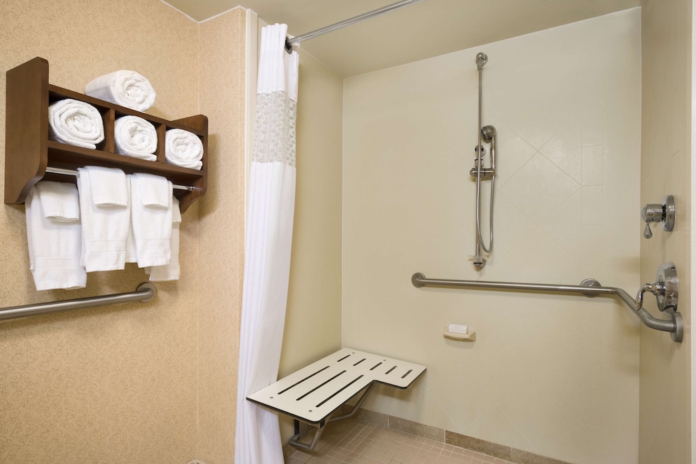 Hampton Inn & Suites Williamsburg Central - photo 18