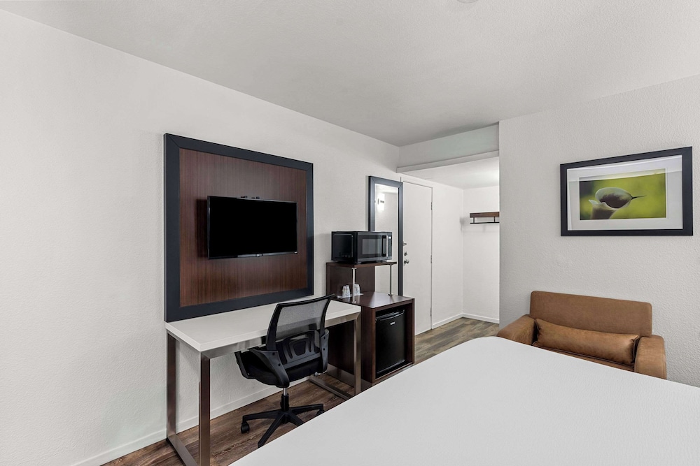 Econo Lodge Stockton near I 5 Fairgrounds - photo 19