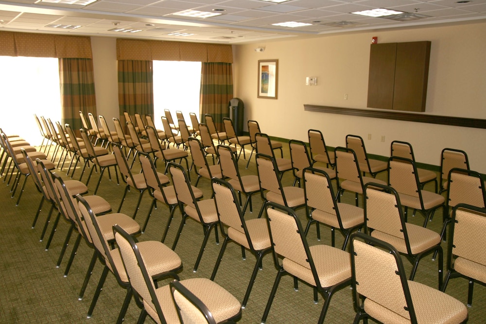 Hampton Inn & Suites Dayton Airport - photo 46