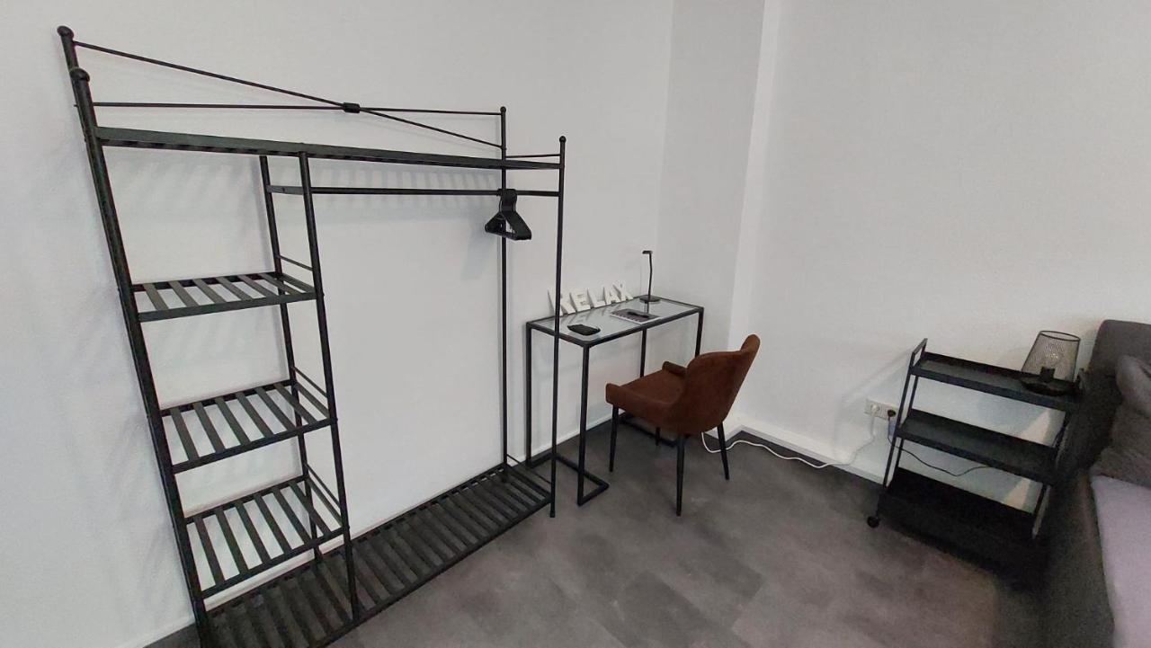 Gockel Homes Zentral mit Balkon & Netflix — 4-Star Luxury Hotel in Essen, Germany