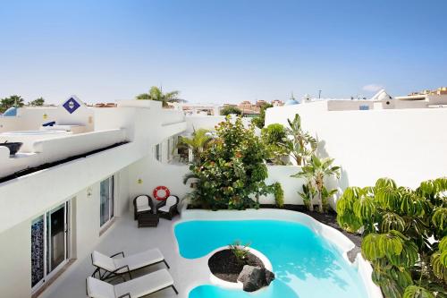 Villa 87 — 4-Star Luxury Hotel in Corralejo, Spain