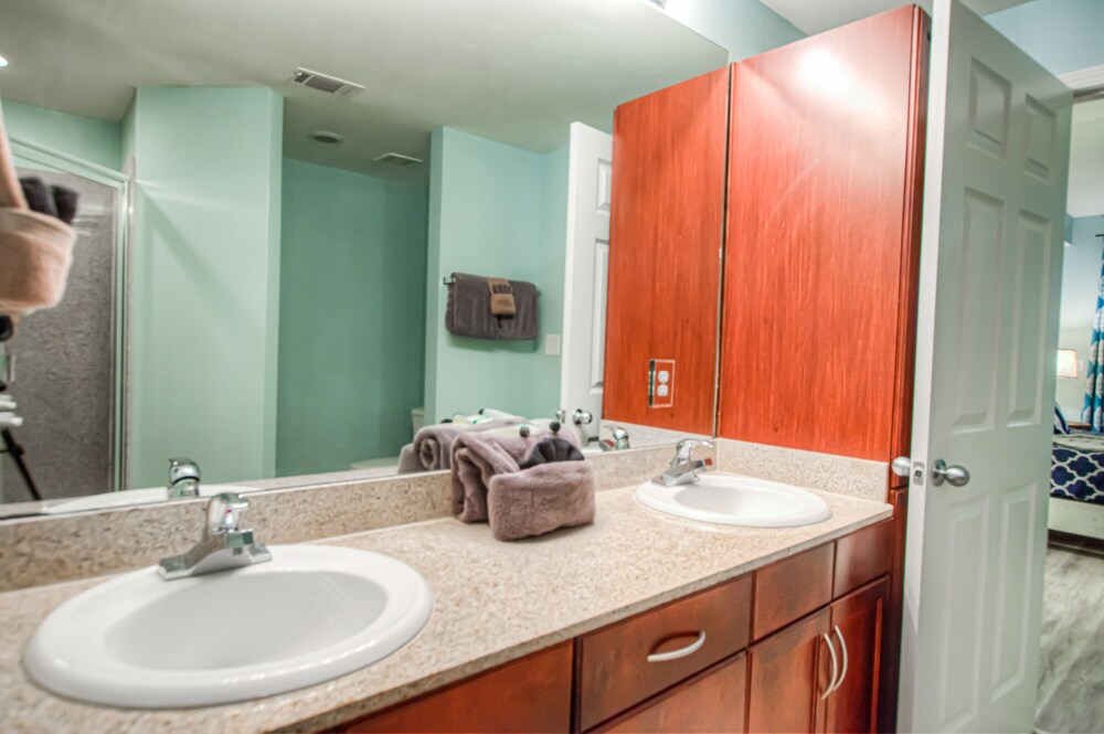 Laketown Wharf Resort by Aneliya's Rentals - photo 767