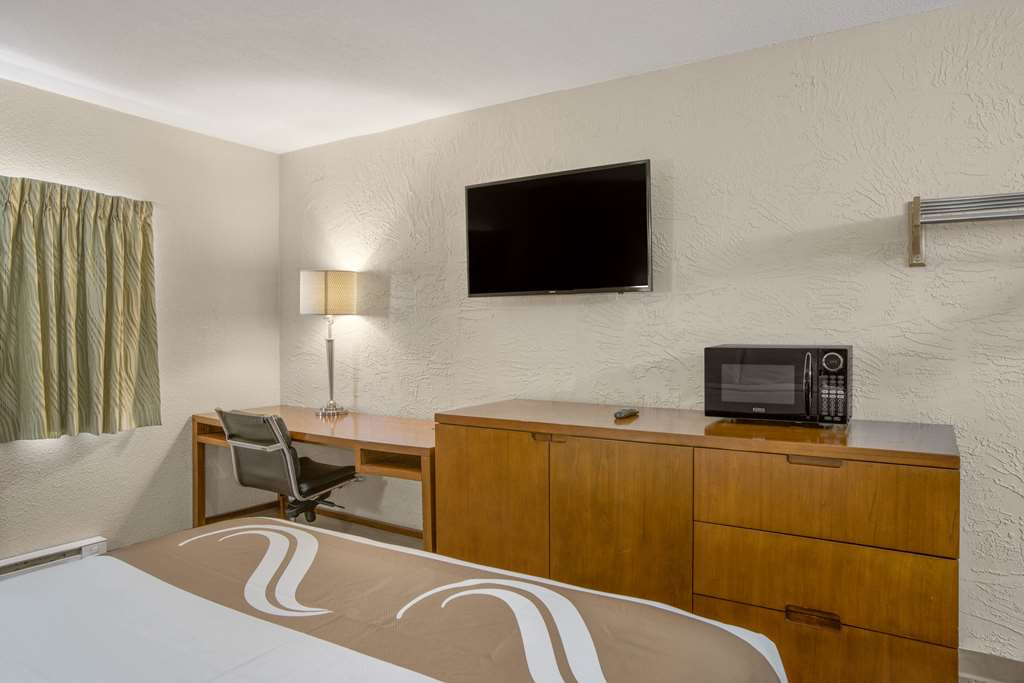 Rodeway Inn & Suites Grand Rapids Southeast - photo 12