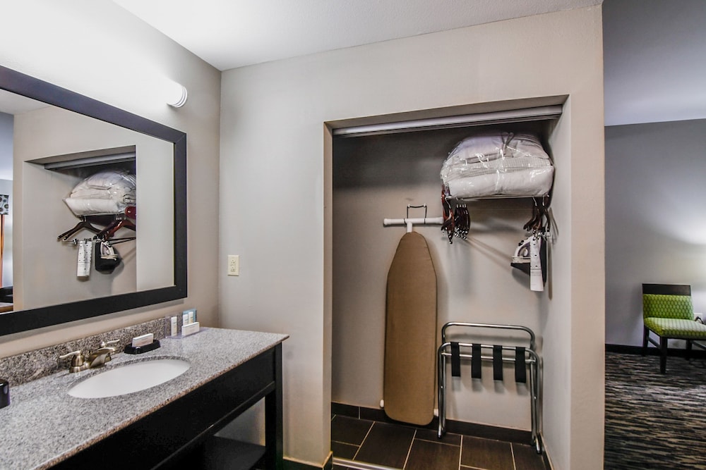 Hampton Inn Foley - photo 53