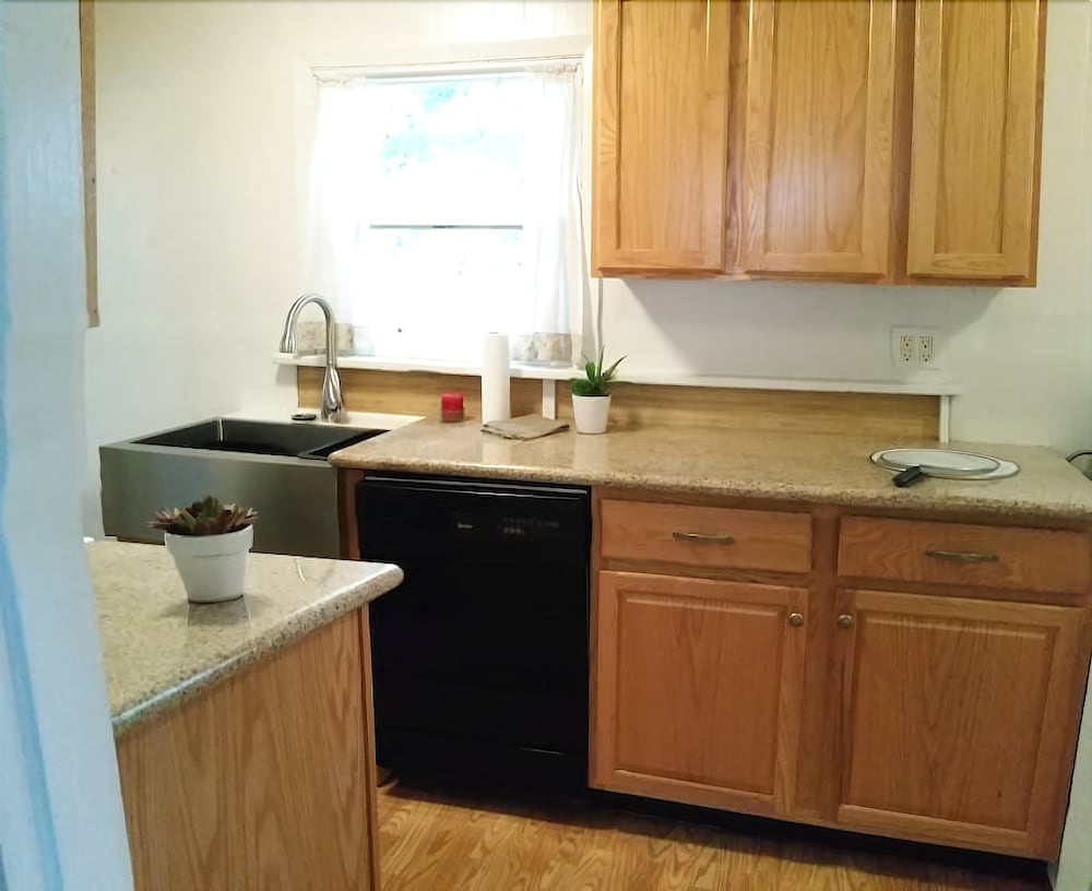 Cute Smarthouse Granite Close To Lake 2 - photo 3