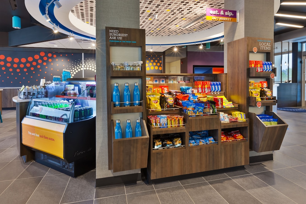 Tru By Hilton Comstock Park Grand Rapids - photo 4