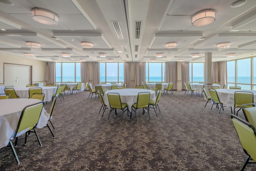 Holiday Inn & Suites Virginia Beach North Beach by IHG - photo 82