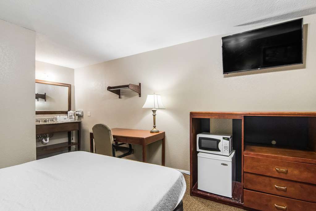 Americas Best Value Inn Baird - photo 8
