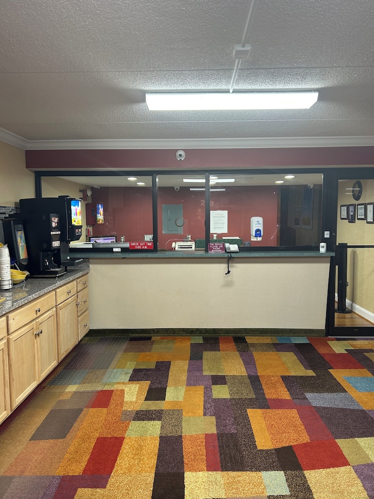 Serenity Inn Hotel Sweetwater - photo 3