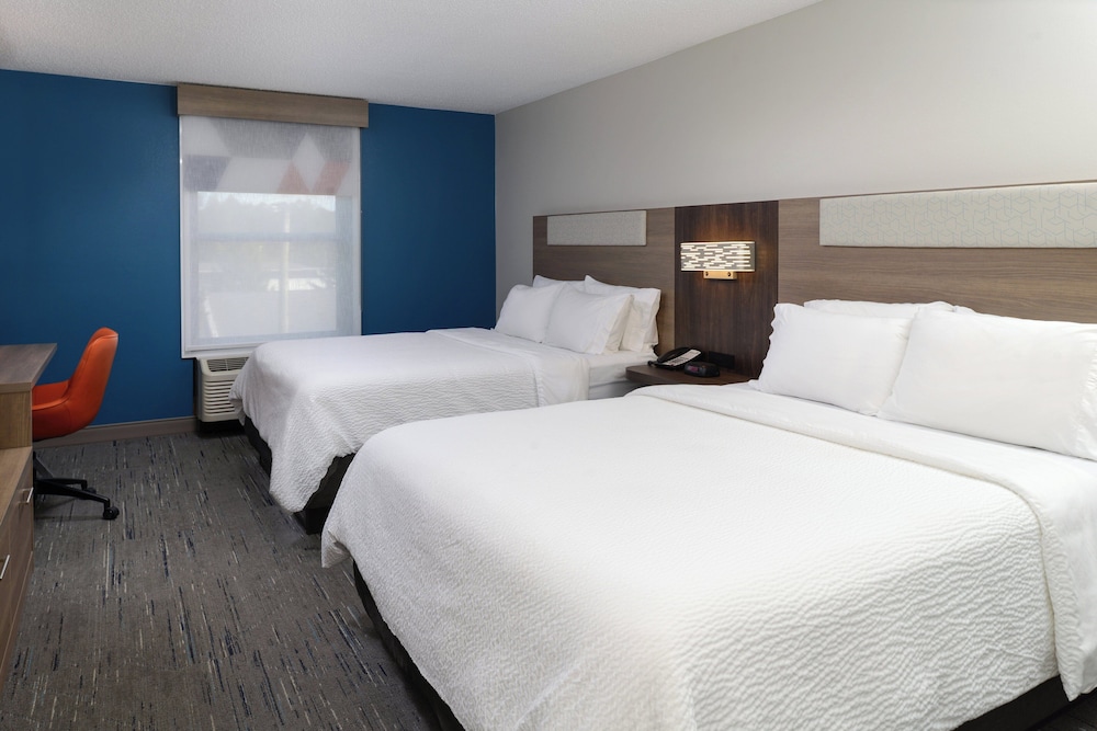 Holiday Inn Express Hotel and Suites Marysville by IHG - photo 18