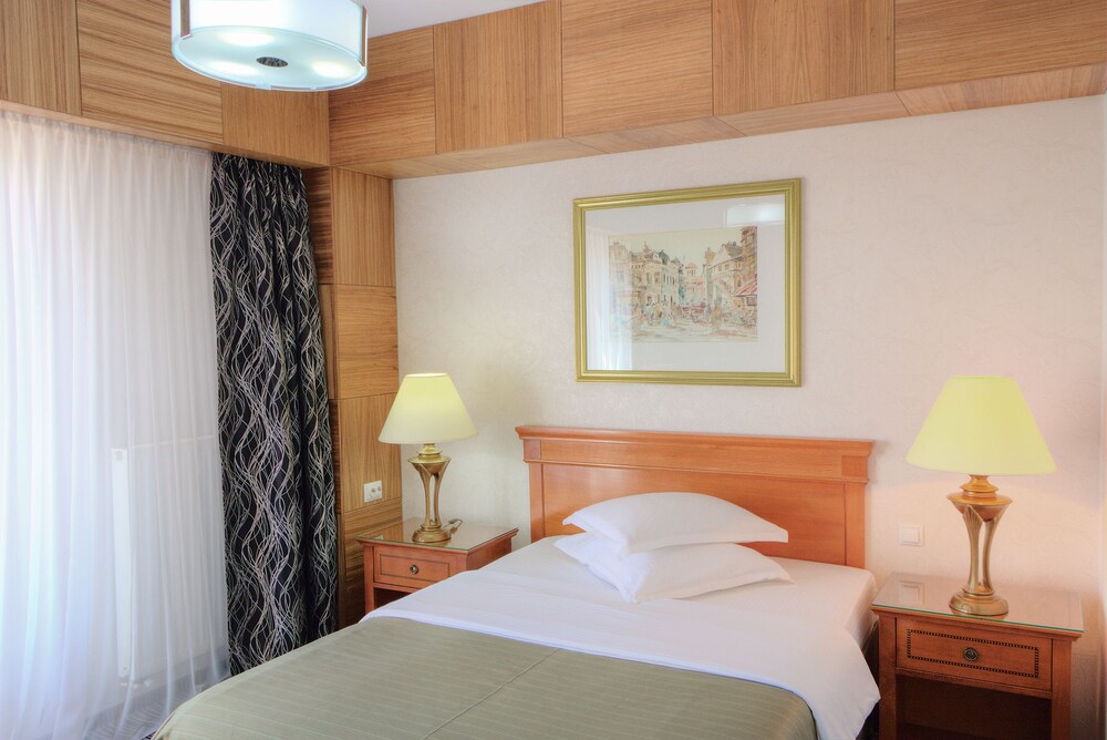 Oltenia hotel — Craiova — photo 2