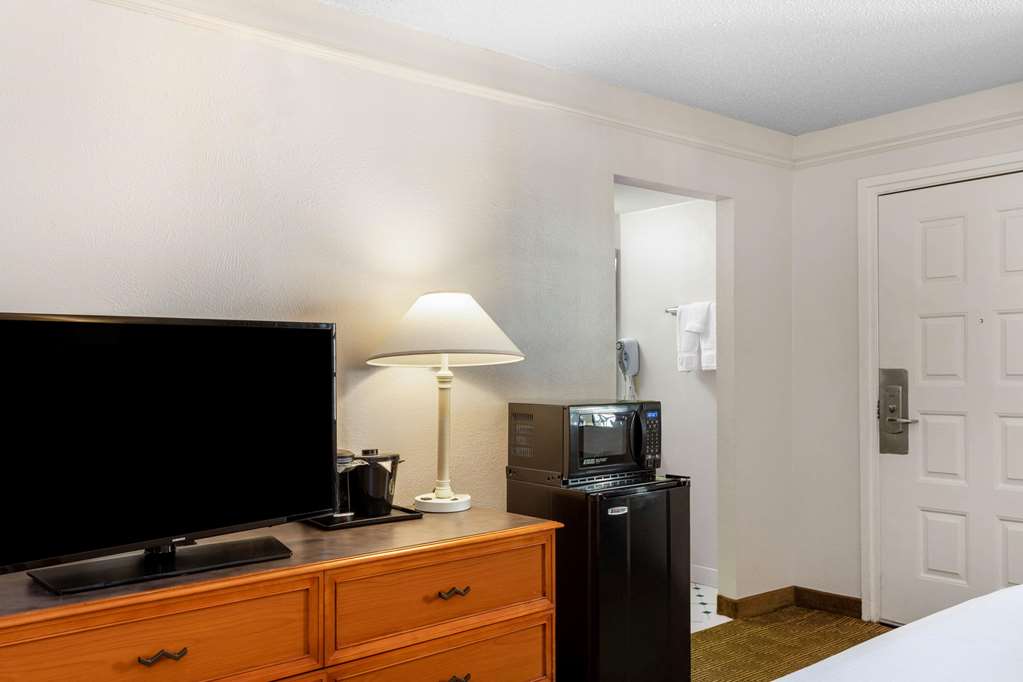 La Quinta Inn by Wyndham Tallahassee North - photo 45