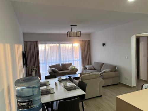 Modern Two Bedroom Apartment with Stunning Views