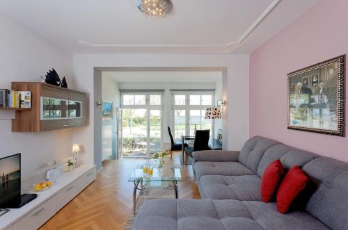 Villa Louise Nr 2 — 4-Star Luxury Hotel in Ahlbeck, Germany