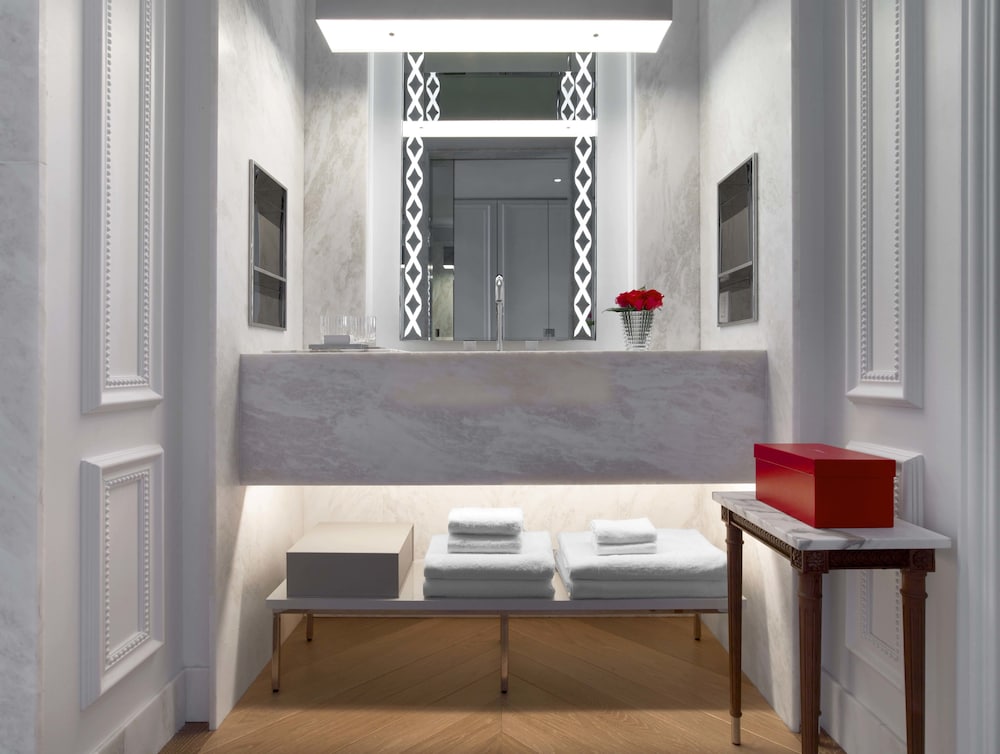 Baccarat Hotel and Residences New York - photo 18