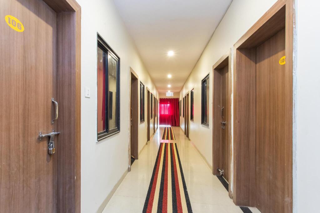 Hotel O Apple Tree - last minute hotel in Indore