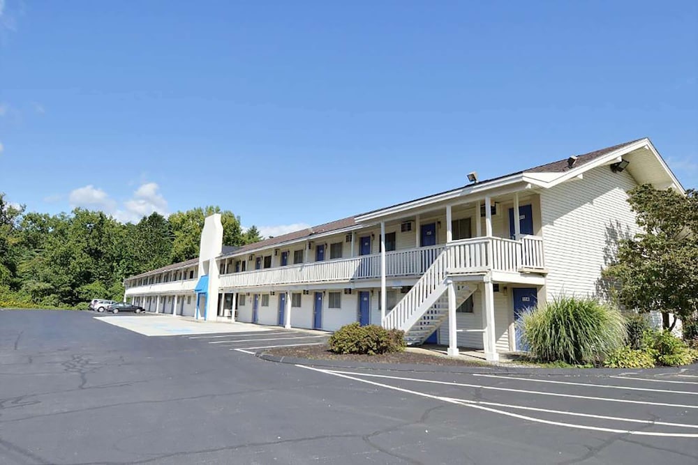 Travelodge By Wyndham Brattleboro Vt - photo 22