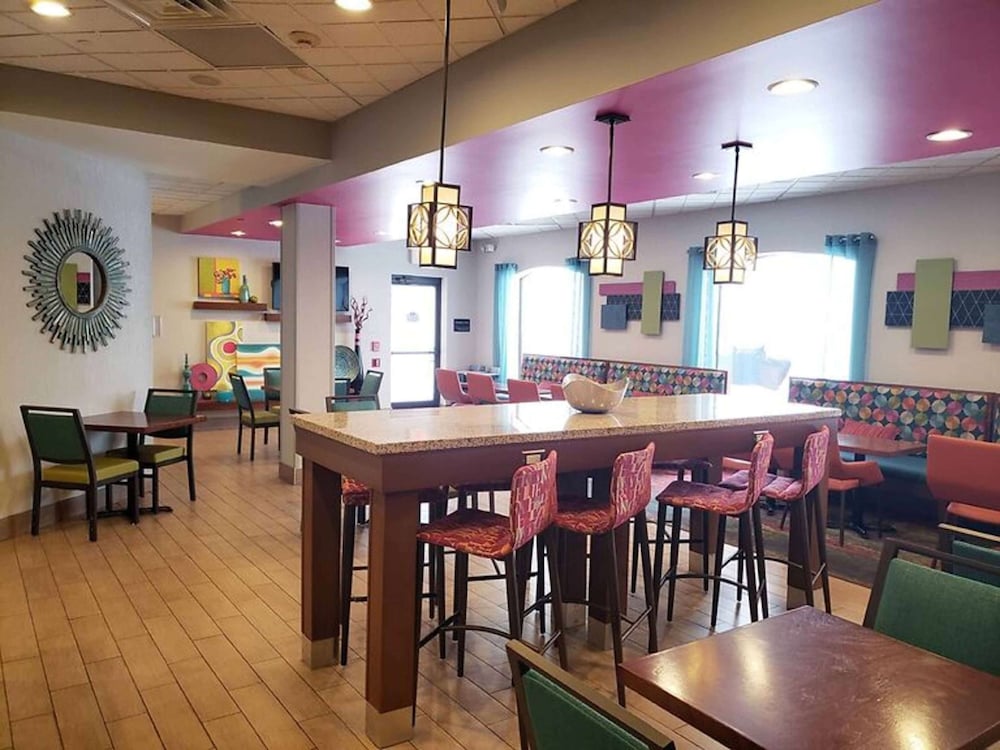 Hampton Inn Greensburg - photo 25