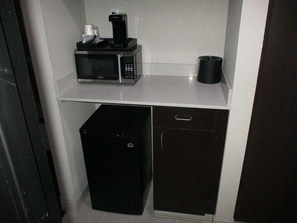 Best Western Plus McPherson - photo 16