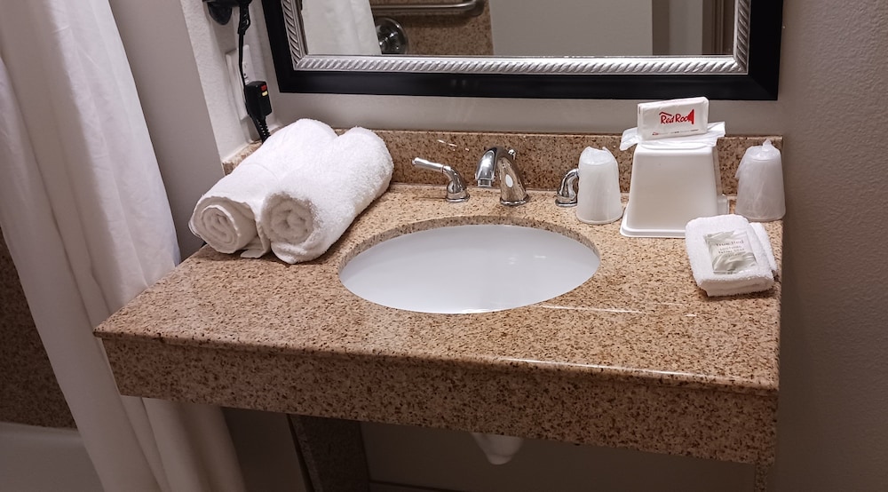 Red Roof Inn & Suites Longview - photo 16