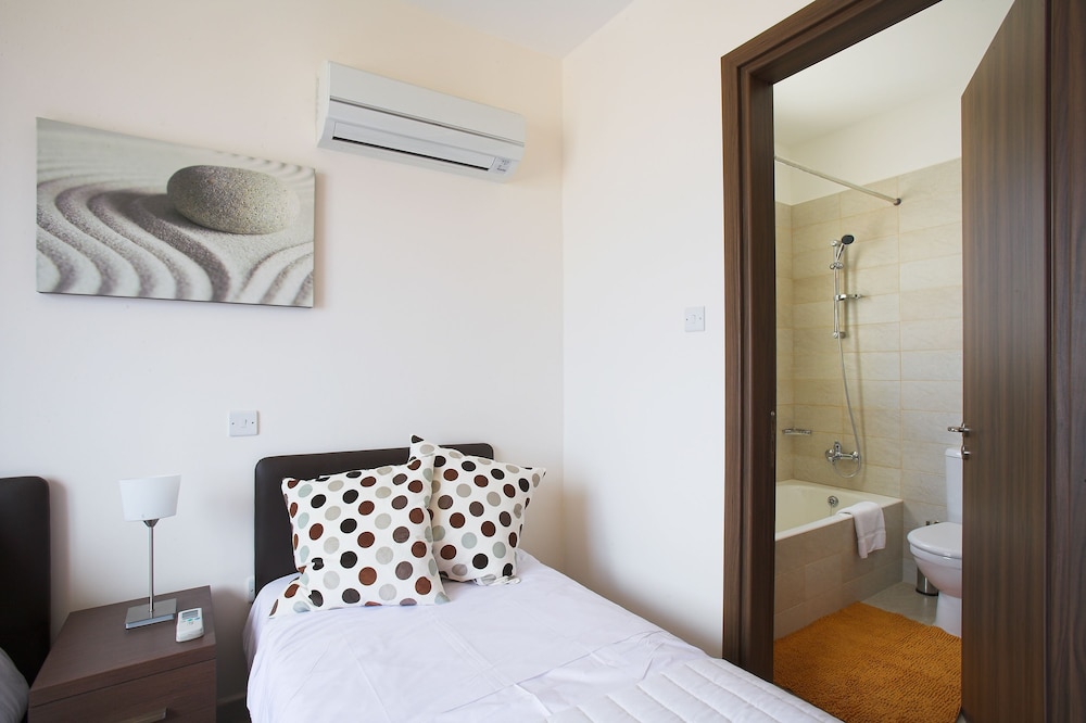 Chloraka Terrace Apartments