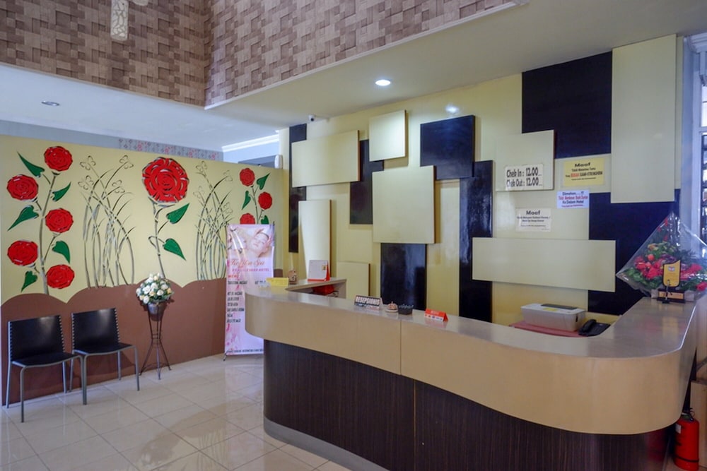 RedDoorz Plus Syariah @ Hotel Boulevard Luwuk — Luwuk — photo 4