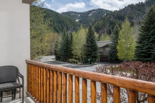Snow Star 1 at Ketchum — Ketchum — photo 2