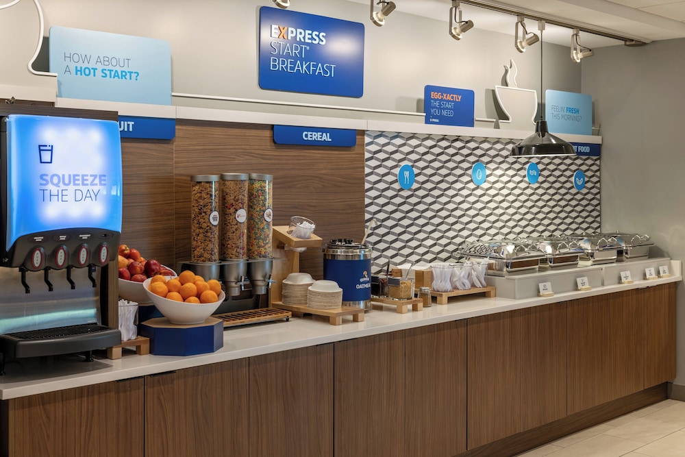 Holiday Inn Express & Suites Waynesboro East by IHG - photo 35