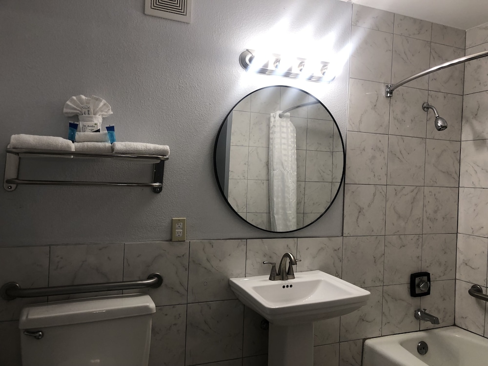 The Grand Hotel Spindletop - photo 19