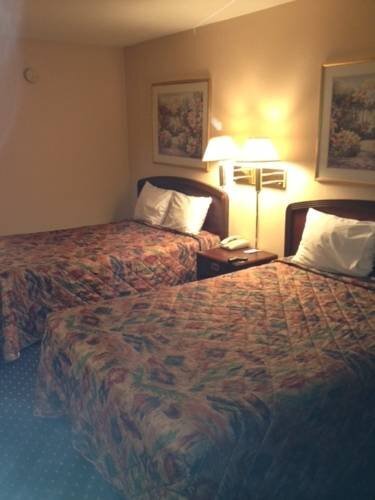 Days Inn Charlotte Center City - photo 3