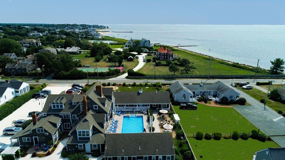 Beach Breeze Inn in Falmouth, United States