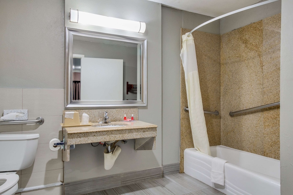 Prestige Inn - photo 14