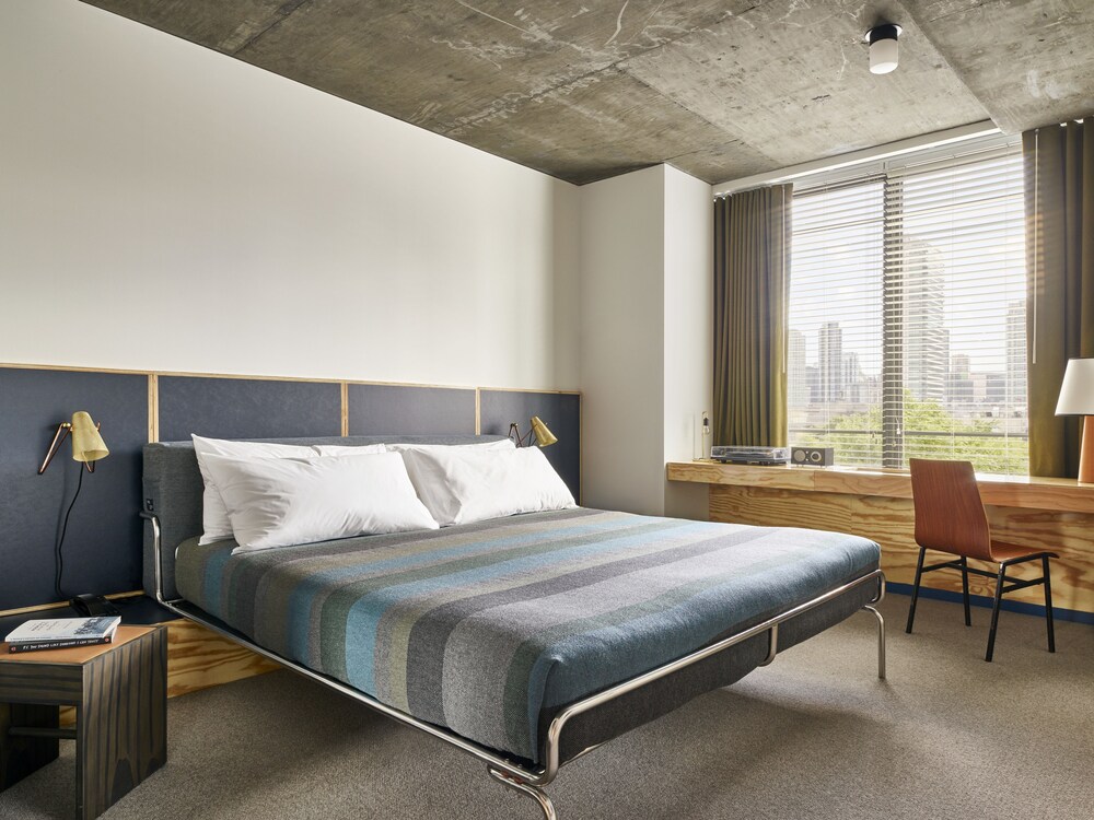 The Emily Hotel — 4-Star Luxury Hotel in Chicago, United States