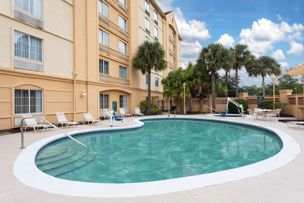 La Quinta Inn & Suites by Wyndham Jacksonville Butler Blvd - photo 7