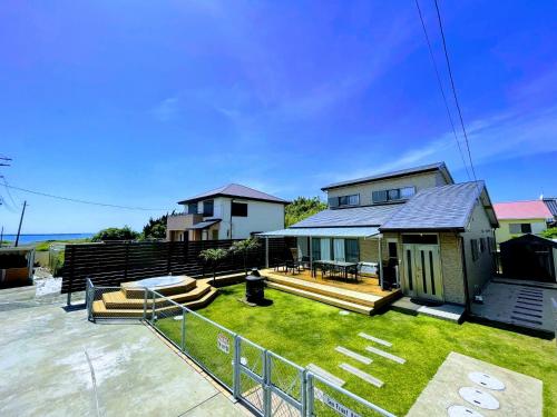Sea Front Villa — 4-Star Luxury Hotel in Tateyama, Japan
