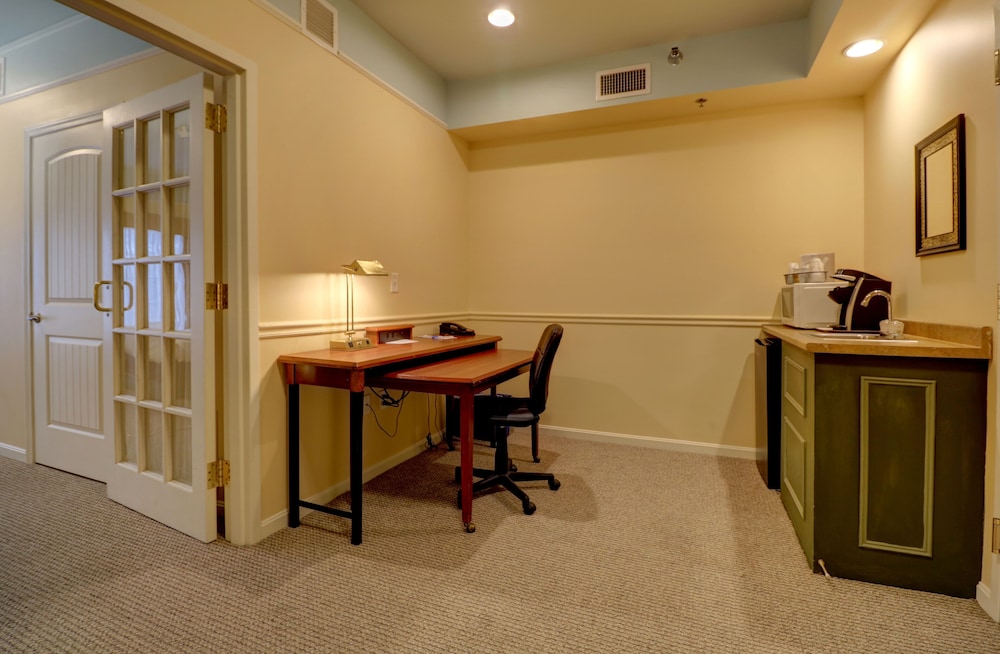 Senator Inn & Spa - photo 56
