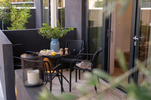 Loft Studios — 4-Star Luxury Hotel in Artemida, Greece