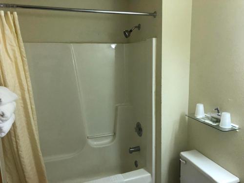 Quik Stop and Motel - photo 17