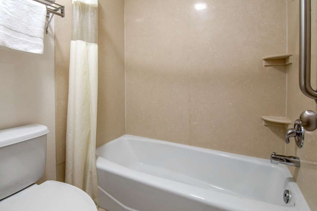 Rodeway Inn Adelanto US 395 - photo 17
