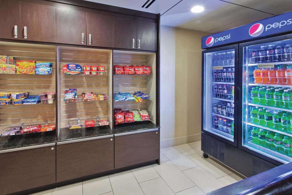 La Quinta Inn & Suites by Wyndham Columbus Grove City - photo 61