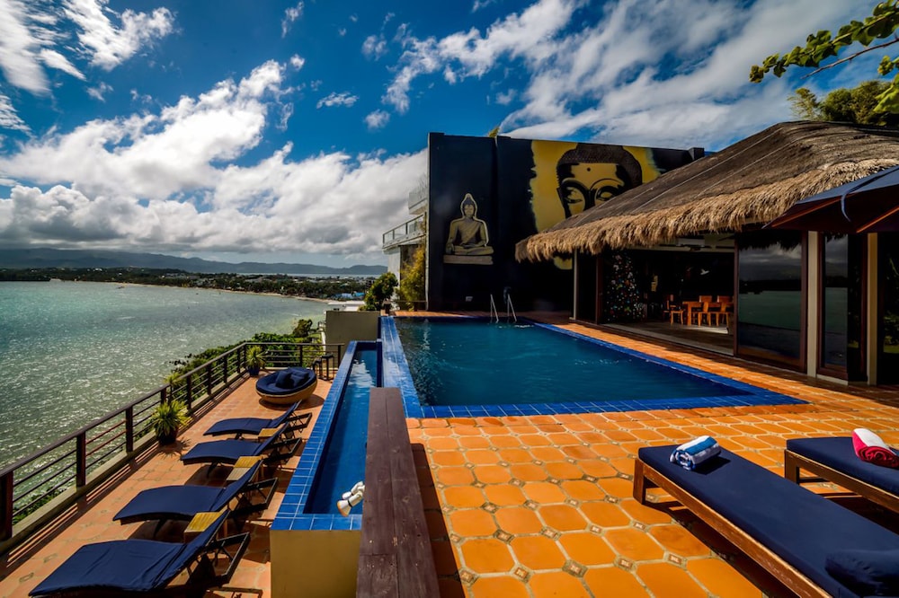 Den Pasar Boracay Villa — 5-Star Luxury Hotel in Malay, Philippines