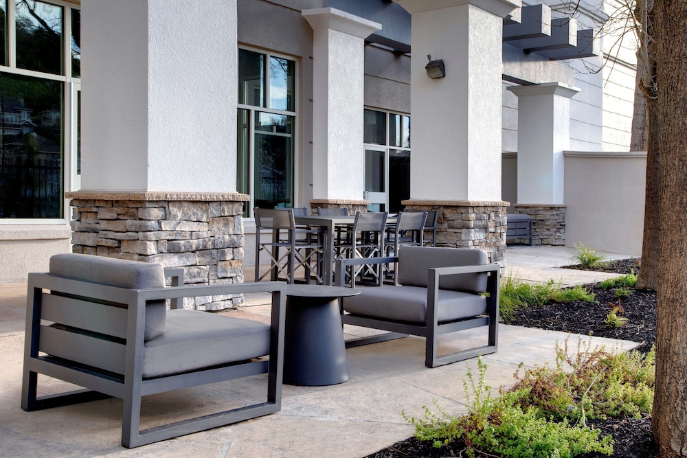 Embassy Suites by Hilton San Rafael at Marin Center - photo 36