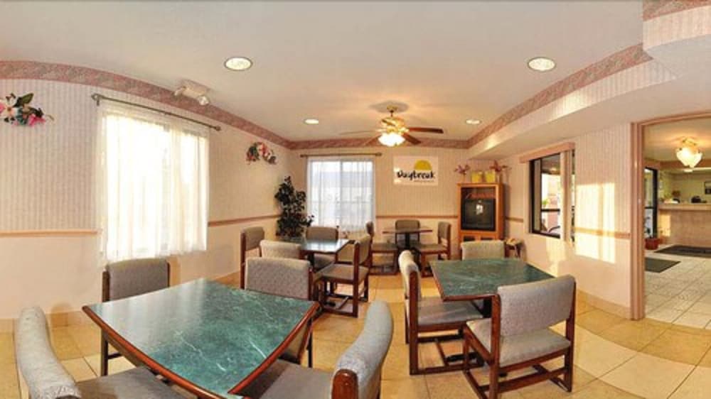 Days Inn by Wyndham Panama City Callaway - photo 17