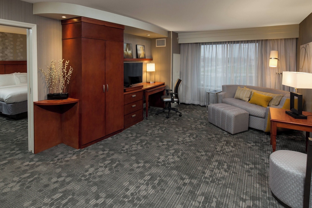 Courtyard Marriott Lafayette - photo 19