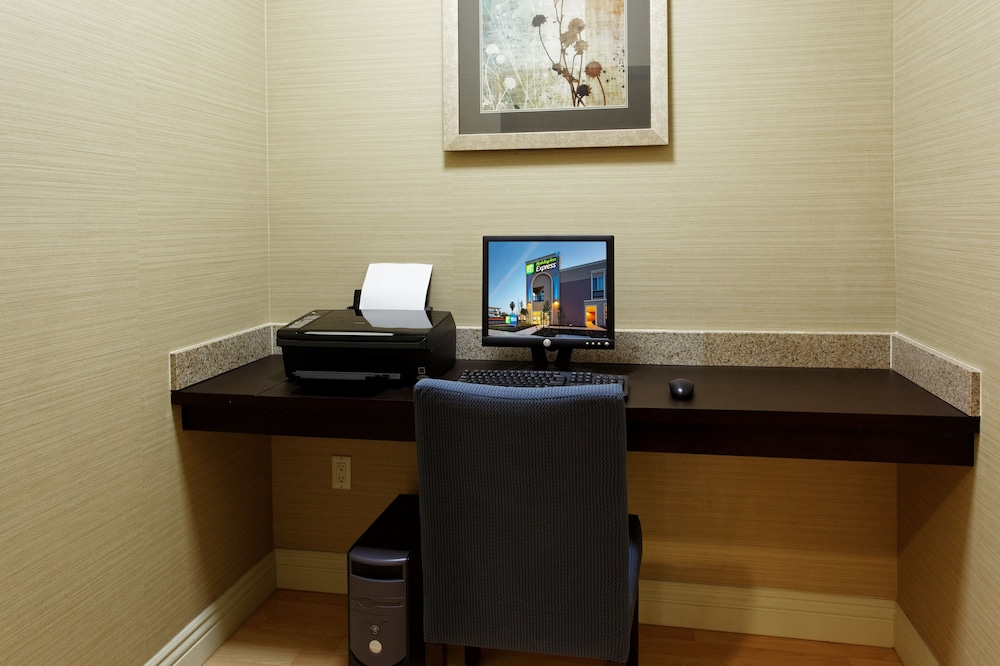 Holiday Inn Express Benicia by IHG - photo 15