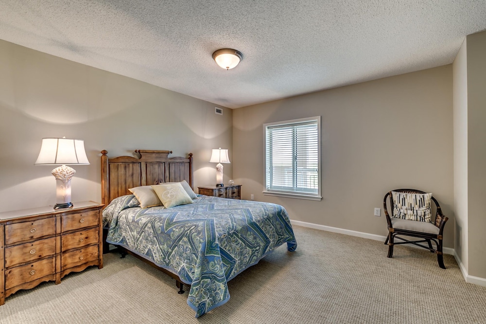 Barefoot Resort North Tower by Condo World - photo 12