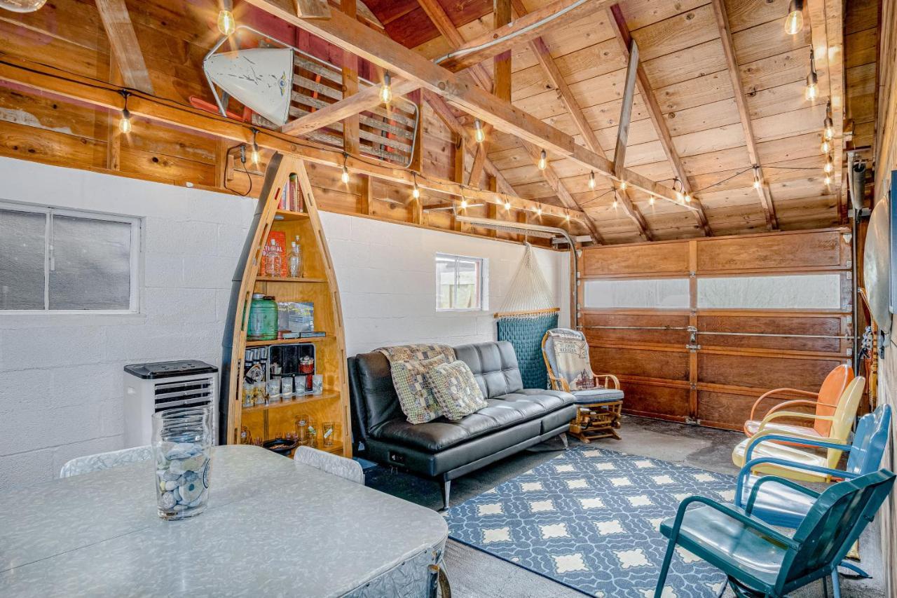 Retro on the River in Traverse City, United States